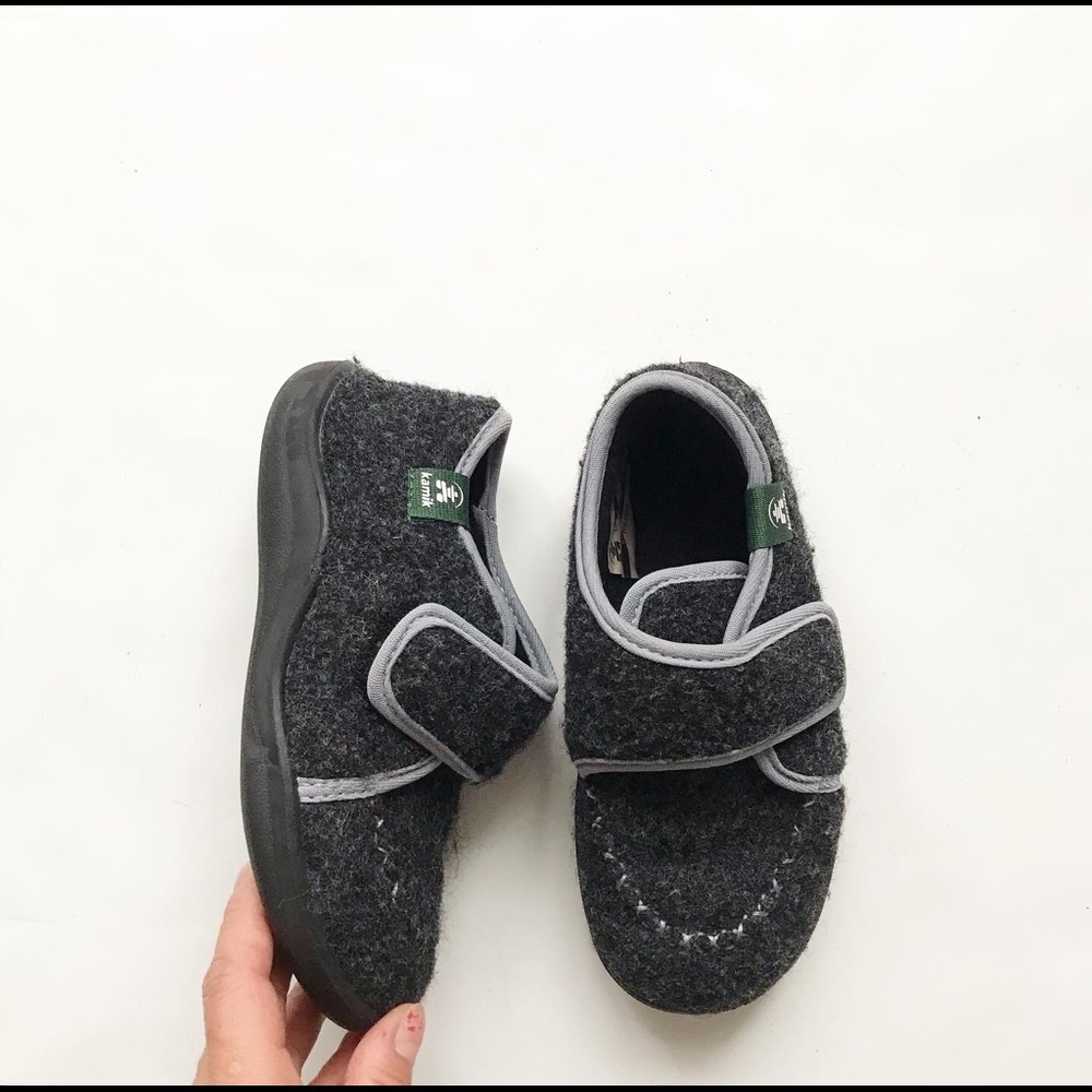 Kamik gray slippers VGUC size 12